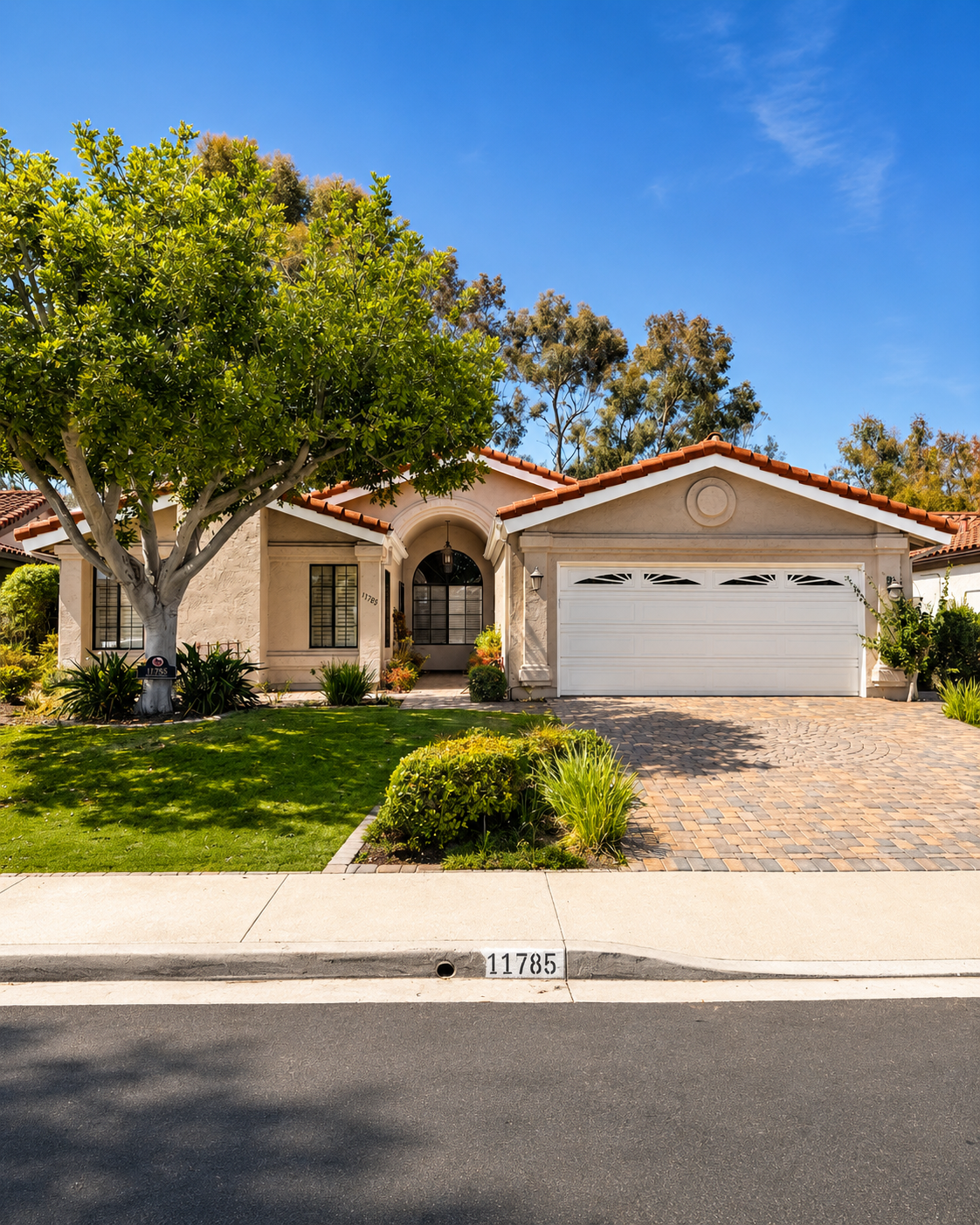 11785 Avenida Sivrita